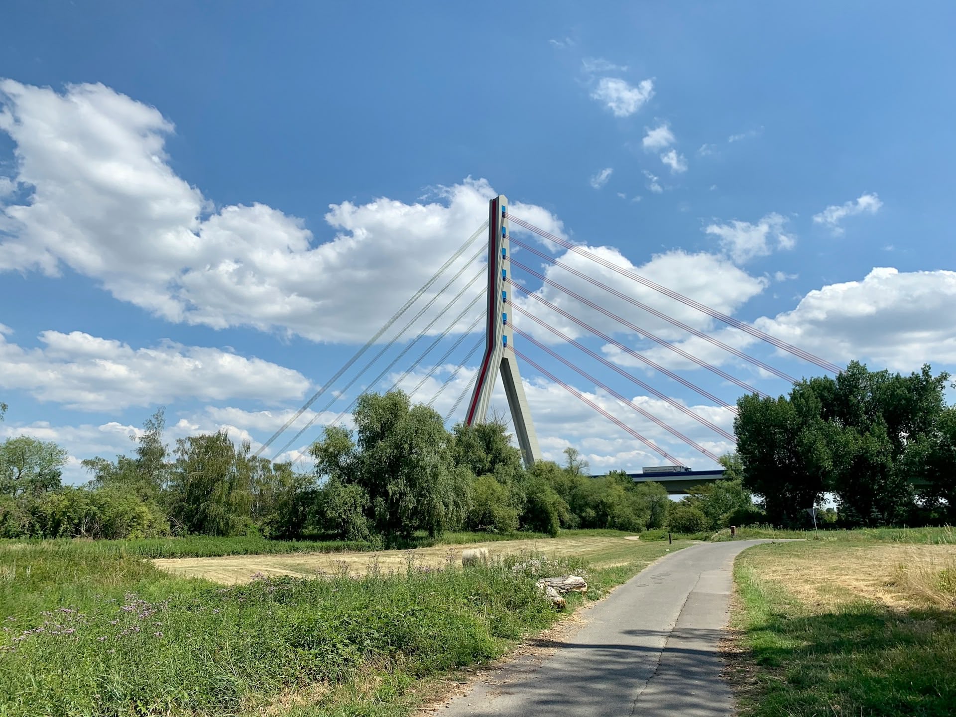 Brücke in Neuss